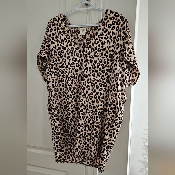 💝Satiny cheetah pocket dress / long top - Picture 1 of 4